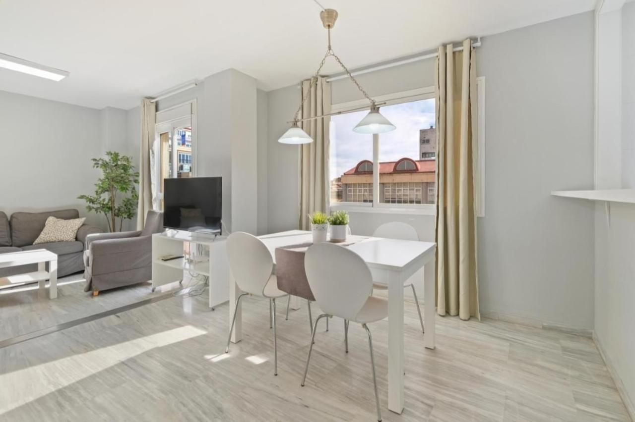 Apartamento En Calle Cuarteles De Dos Habitaciones Малага Екстериор снимка