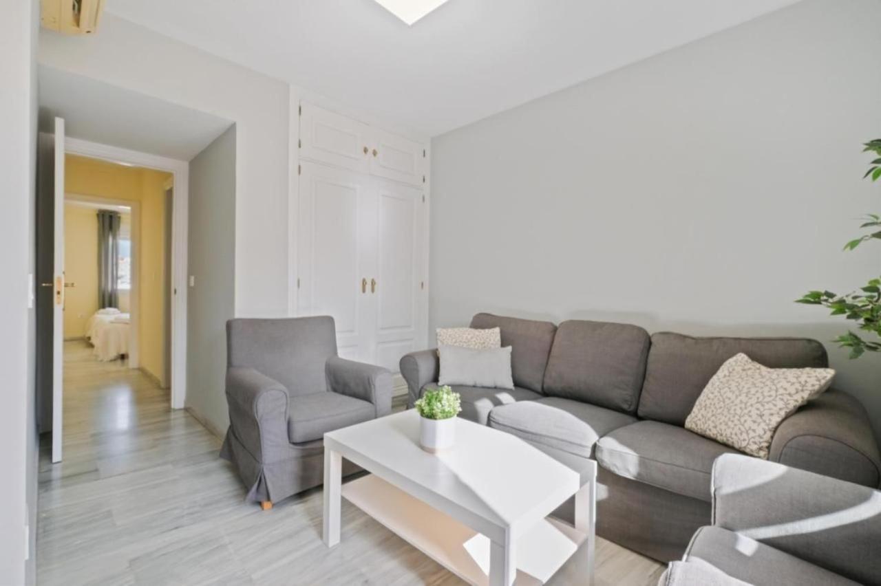 Apartamento En Calle Cuarteles De Dos Habitaciones Малага Екстериор снимка