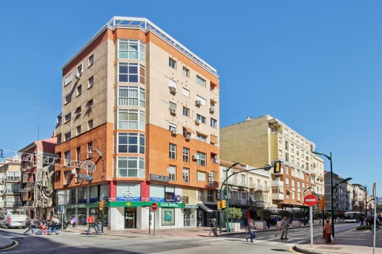Apartamento En Calle Cuarteles De Dos Habitaciones Малага Екстериор снимка
